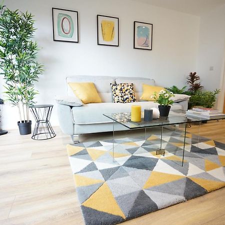 Perfectly Located Stunning Apartment Лондон Екстер'єр фото
